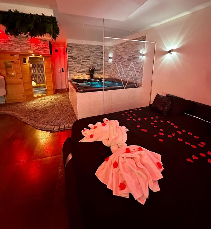 Photo de la galerie de l'établissement Suite WSPA - Nuit Inoubliable avec Jacuzzi et Sauna, à Vic-la-Gardiole