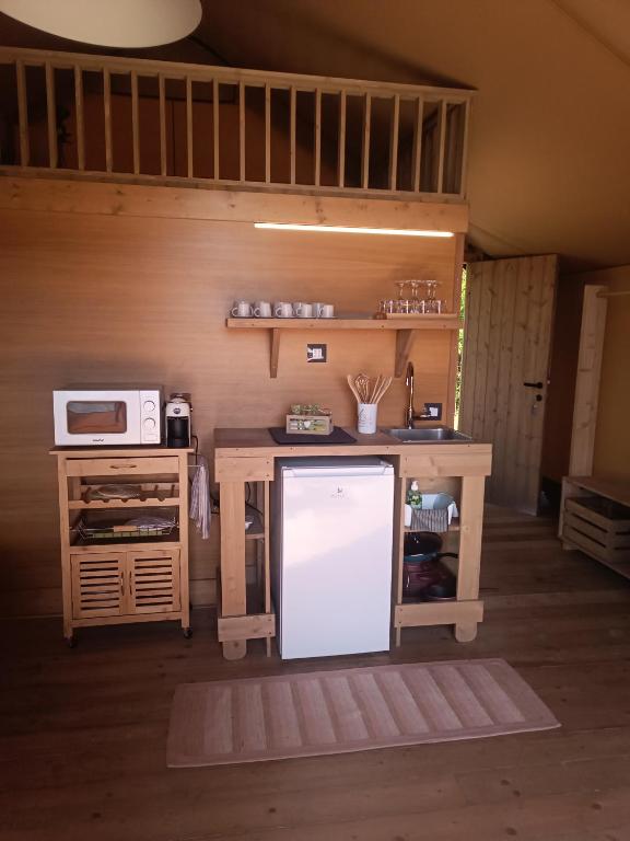 Kuhinja ili čajna kuhinja u objektu Glamping Podere Poggiagrilli