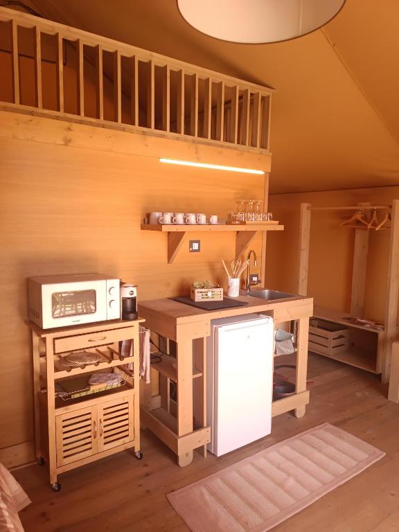 Kuhinja ili čajna kuhinja u objektu Glamping Podere Poggiagrilli