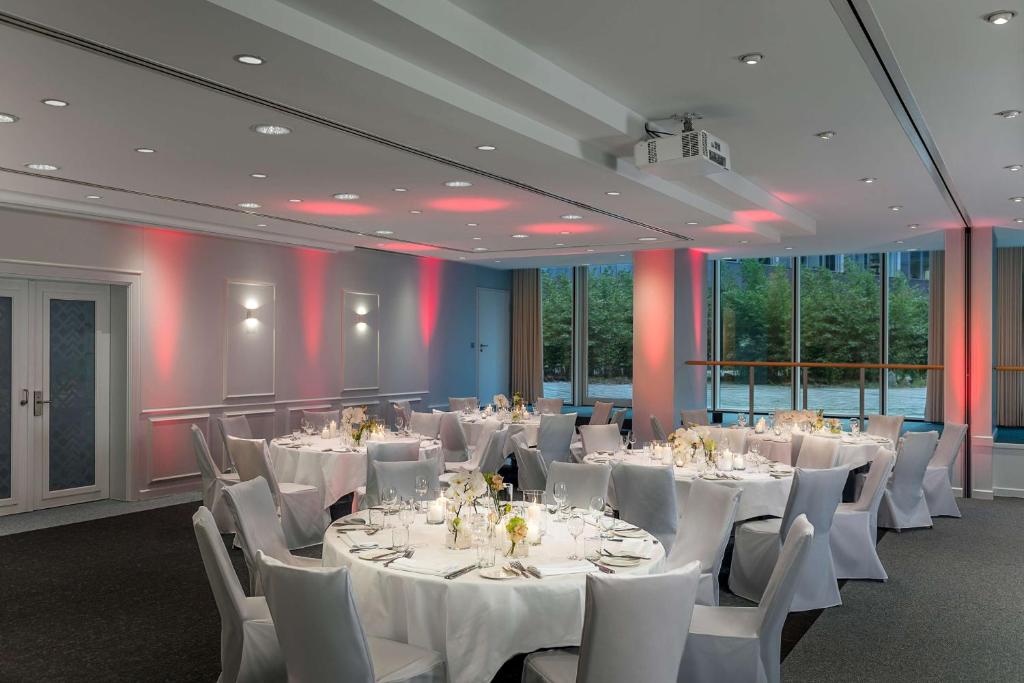 NH Collection Köln Mediapark - Resim 17