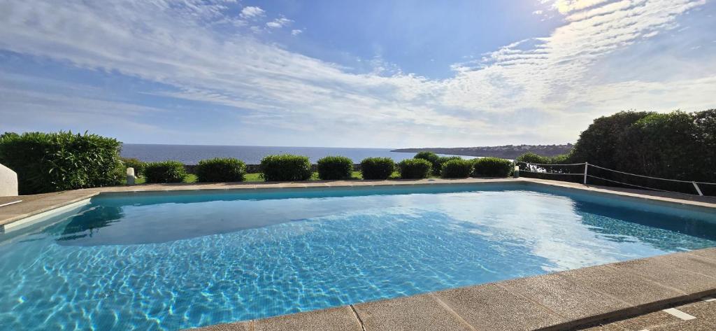 Bazén v ubytování VILLA HELIOS Villa en Cala Pi con vistas despejadas nebo v jeho okolí