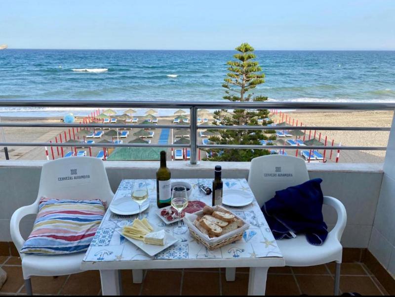 A general sea view or a sea view taken from Az apartmant