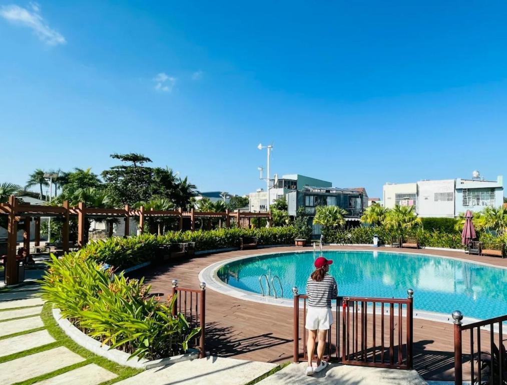 Bazén v ubytování Đất Quảng Villa nebo v jeho okolí