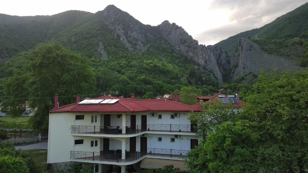 Výhľad na hory alebo výhľad na hory priamo z hotela