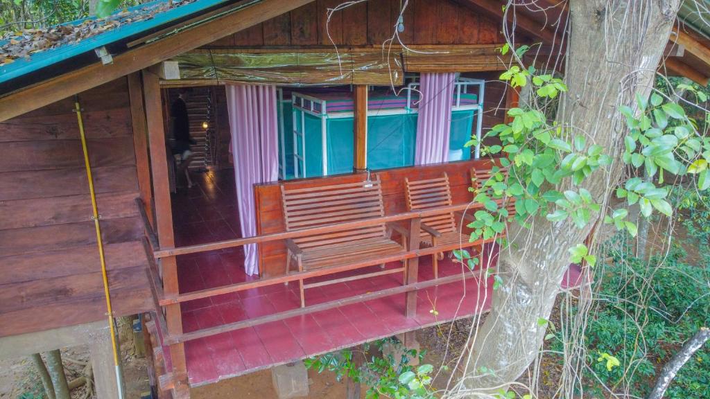 Jungle Host Hostel And Tree House - 14