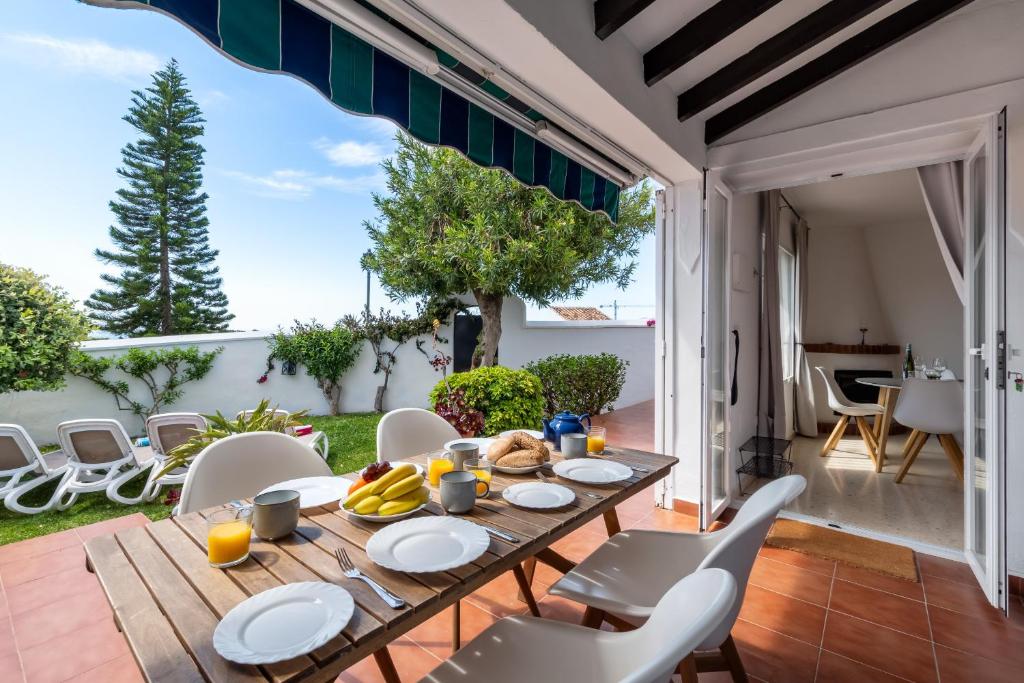 Tetuan 40 Oasis Properties