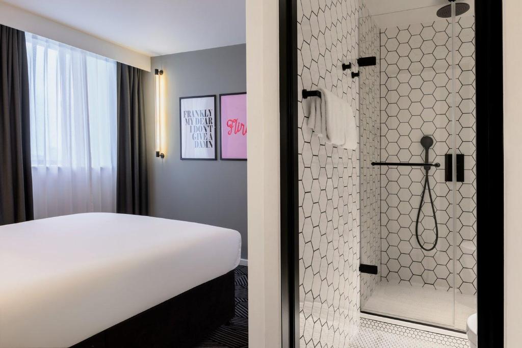 Assembly Leicester Square - Resim 3