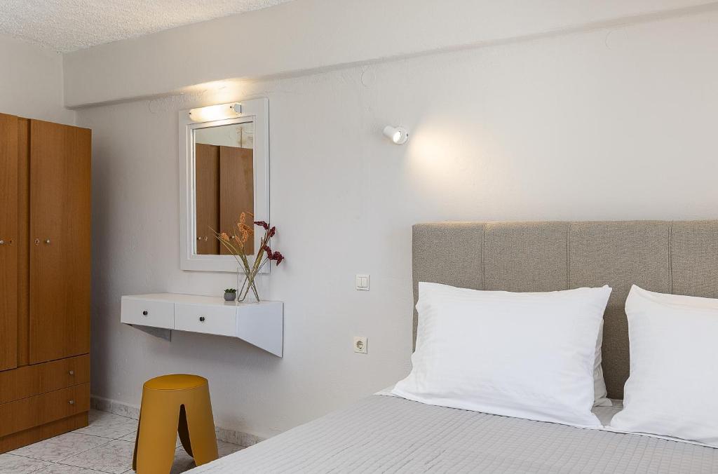 Neachora Beachfront Suites