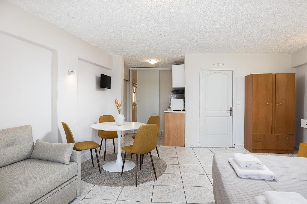 Neachora Beachfront Suites - Resim 5