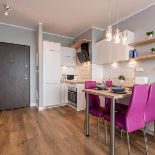 Kuchyňa alebo kuchynka v ubytovaní P&O Apartments EXPO XXI - at 12B Ordona Street