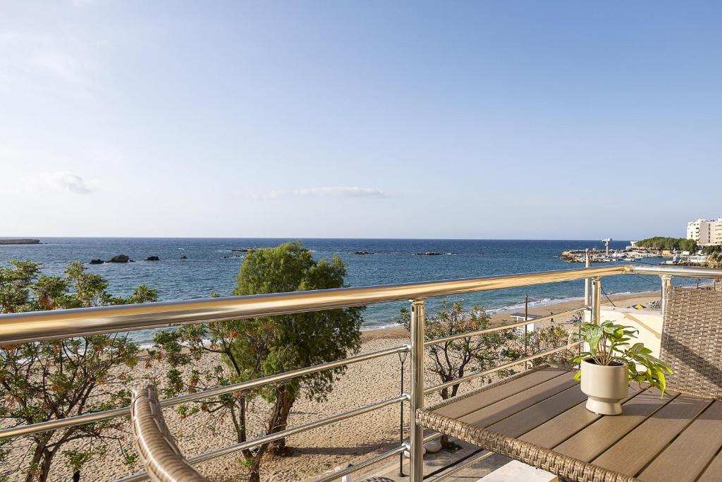 Neachora Beachfront Suites - Resim 6