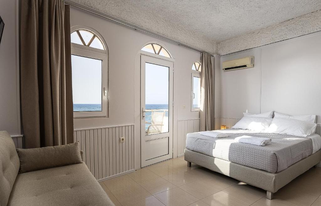 Neachora Beachfront Suites - Resim 15