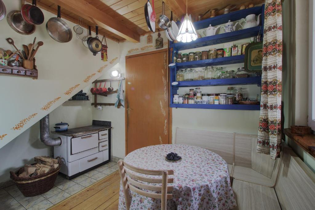 Kuchyň nebo kuchyňský kout v ubytování EcoFit Povlen
