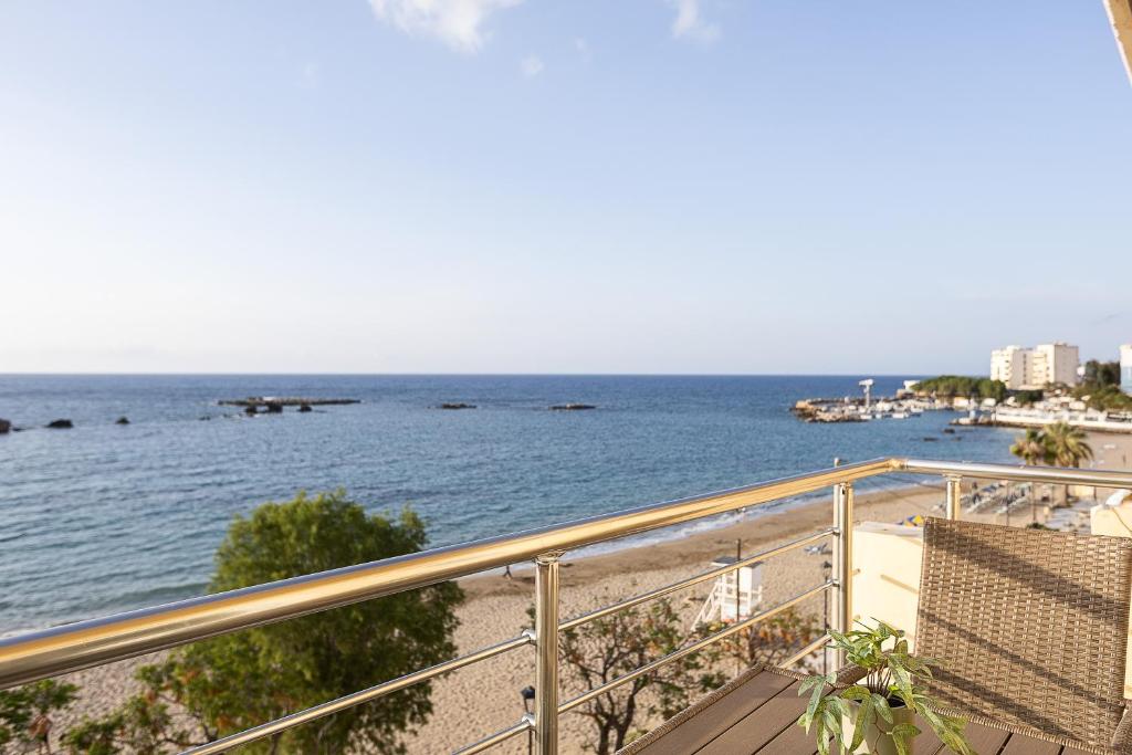 Neachora Beachfront Suites - Resim 38