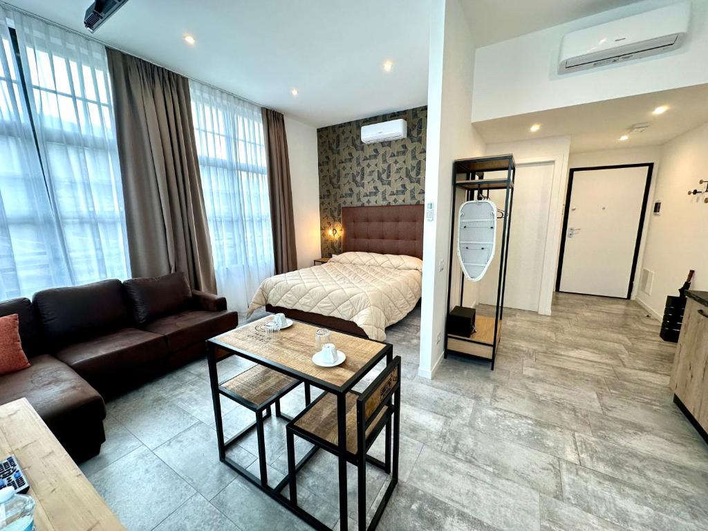 Living Lake Como-Rooms&Parking - 12