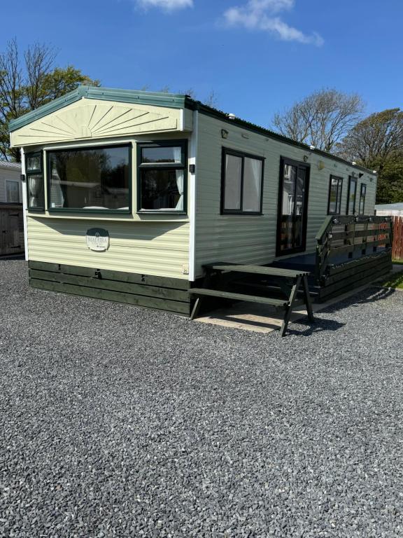 Happydays Caravan hire Whithorn 1 - Housity
