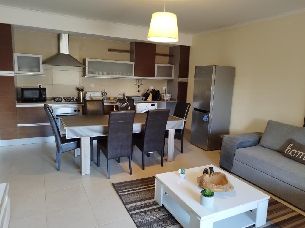 Η κουζίνα ή μικρή κουζίνα στο T2 Alto Quintão