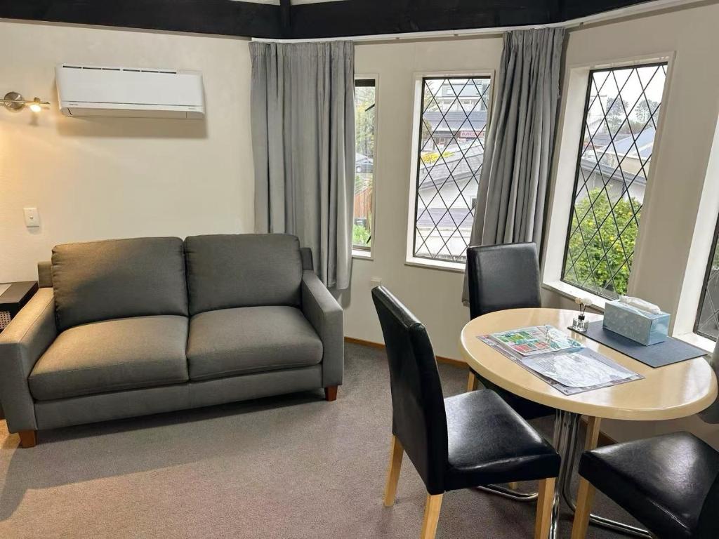 Castles Motel & Driftwood Motel - Resim 37