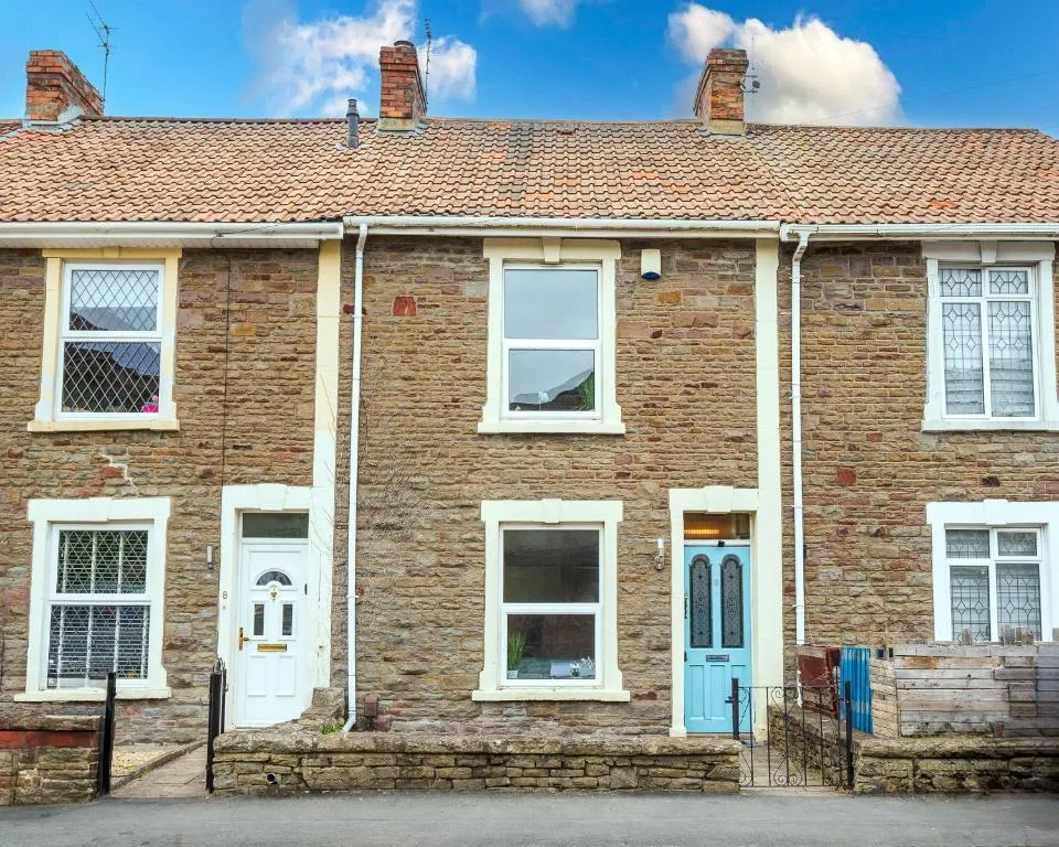 STELLA'S COTTAGE- Cute Traditional Home In South West By STAE-Homes