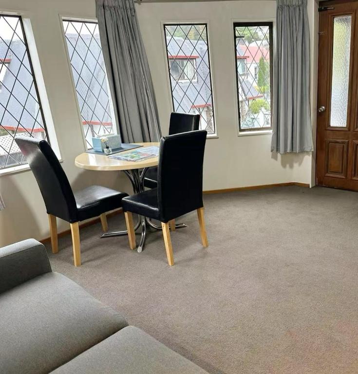 Castles Motel & Driftwood Motel - Resim 38