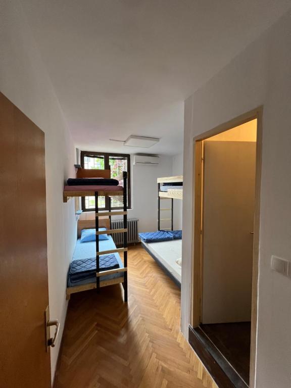 Postel nebo postele na pokoji v ubytování Chillton hostel