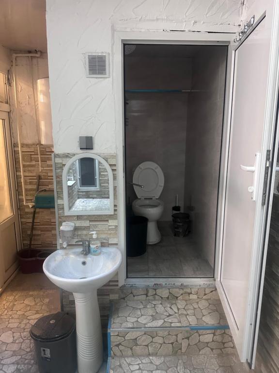 Koupelna v ubytování MI Hostel