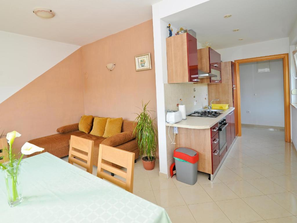 Kuchnia lub aneks kuchenny w obiekcie Apartments Vidov by the beach
