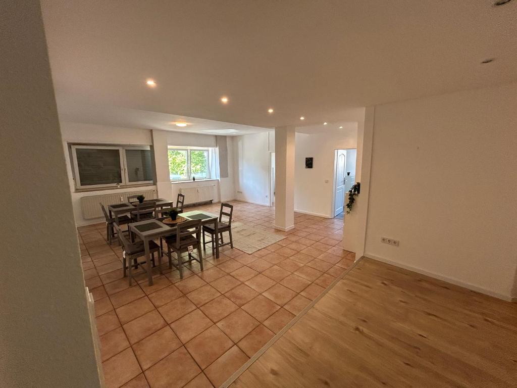 Gambar di galeri bagi sehr schönes, großes und möbliertes Apartment di Leverkusen