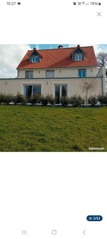 Το κτήριο όπου στεγάζεται  η παραθεριστική κατοικία