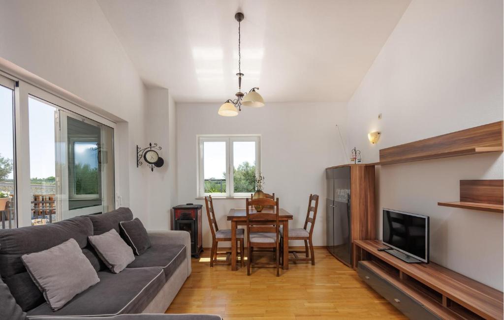 Pet Friendly Home In Polaca - Casa De Vacaciones