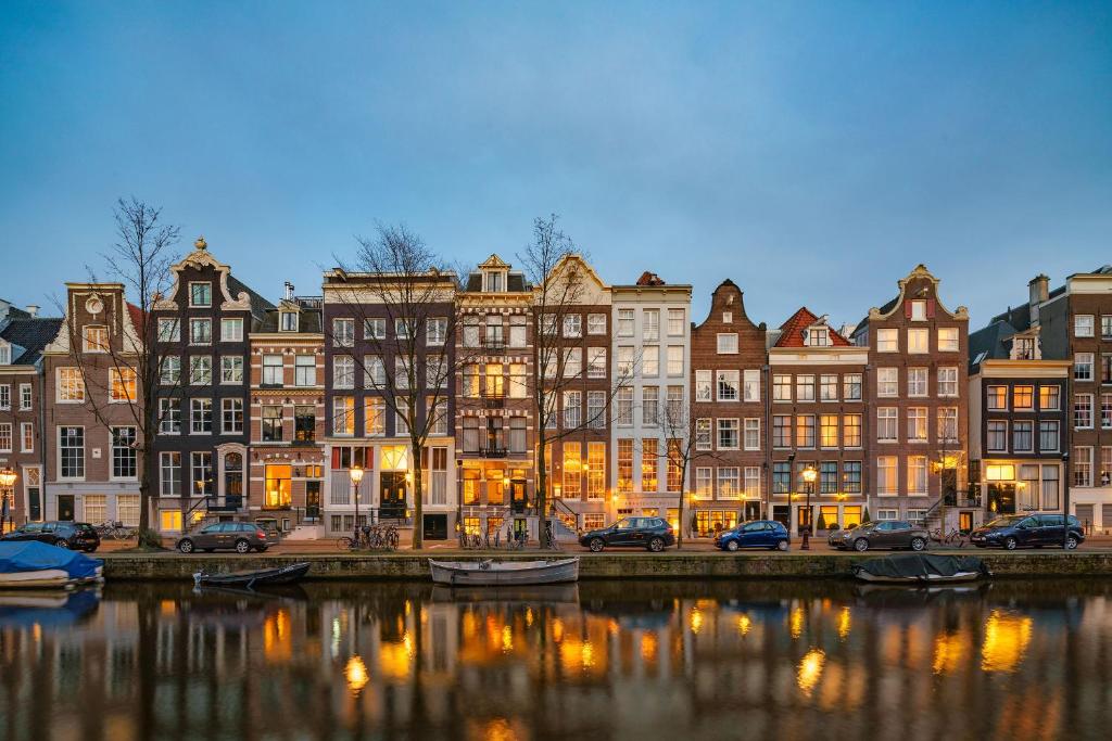 Nespecifikovaný výhled na destinaci Amsterdam nebo výhled na město při pohledu z hotelu