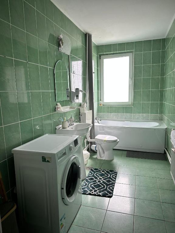 Complex Omnia - Apartamente Husi - Two-Bedroom Apartment