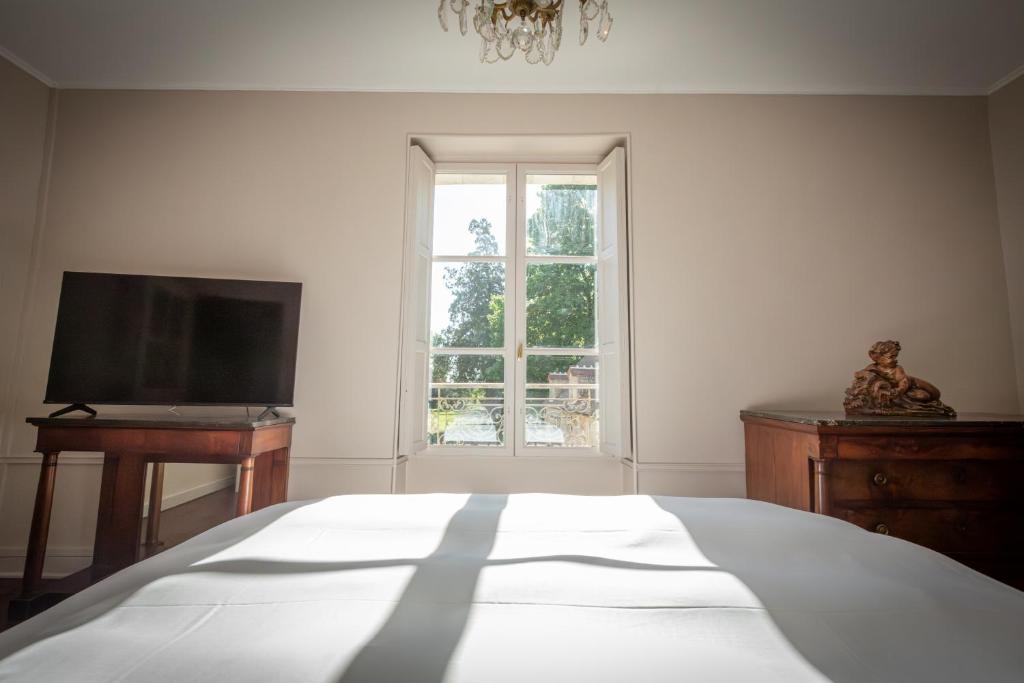 Le Château du Sollier - Charme calme et confort climatisation à 5mn du peage - Deluxe King Suite