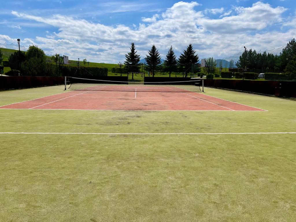 Tenis a/nebo squash v ubytování Tatralandia apartment nebo okolí