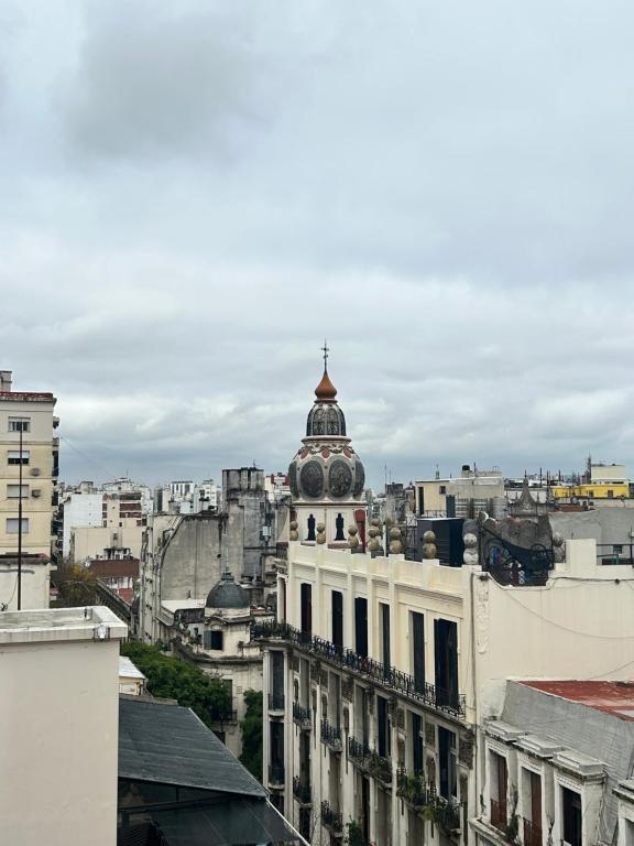 Nespecifikovaný výhled na destinaci Buenos Aires nebo výhled na město při pohledu z hostelu