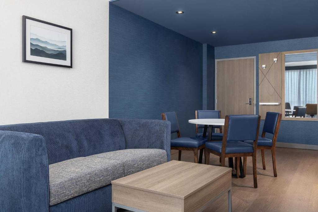 Holiday Inn Express Montreal Airport - St-Laurent by IHG - Resim 45