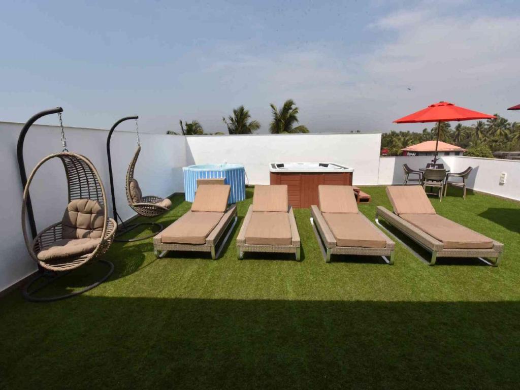 Bazén v ubytování Hotel Calangute Central nebo v jeho okolí