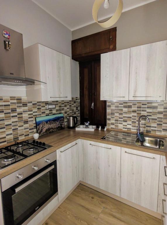 Kuchyň nebo kuchyňský kout v ubytování Pietrapantone B&B