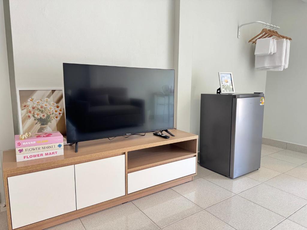 โทรทัศน์และ/หรือระบบความบันเทิงของ Daisy house pattaya