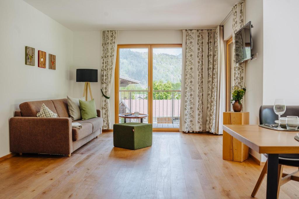 TV a/nebo společenská místnost v ubytování Landhaus Valfontana