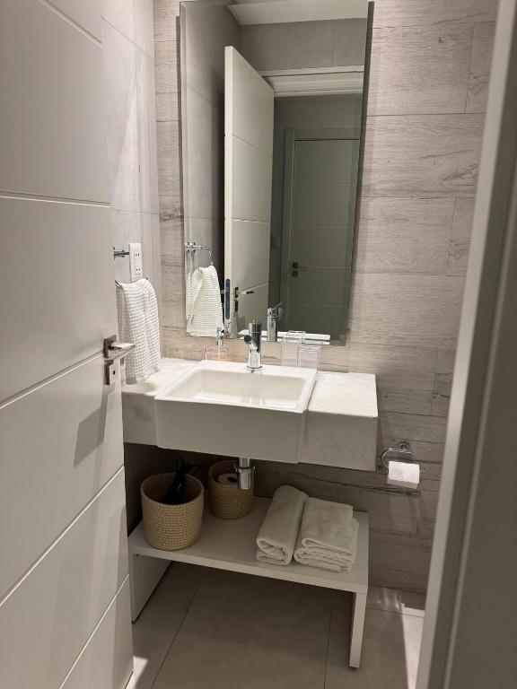 Phòng tắm tại Modern apartment in Asunción
