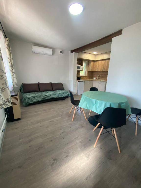 Et opholdsområde på Pompa Apartman