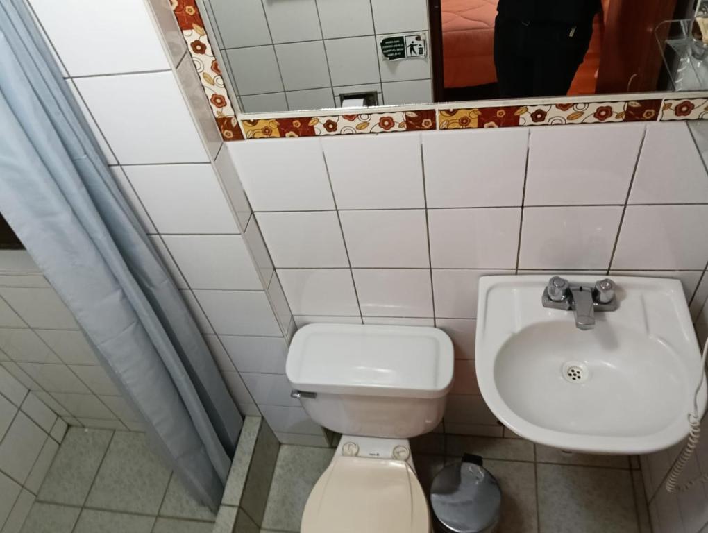 Koupelna v ubytování Andean Hostel