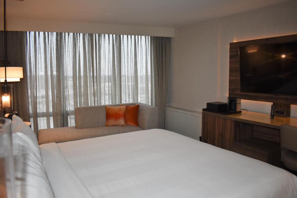 Chicago Marriott Oak Brook - 客房 - 带特大号床
