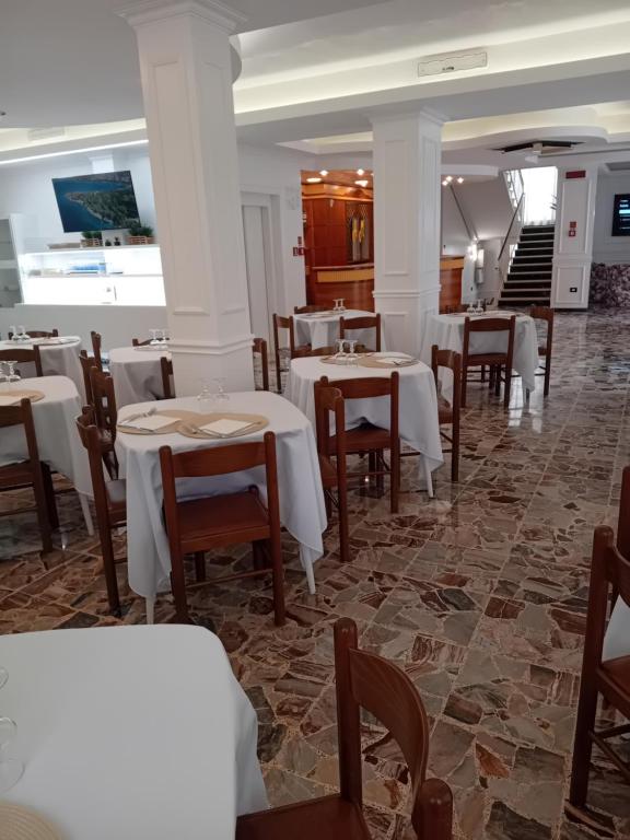 Restaurace v ubytování Hotel Mira