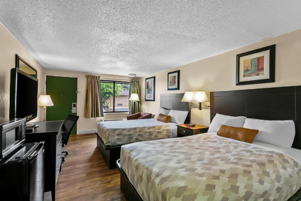 Americas Best Value Inn Martinsburg - Double Room With Two Double Beds - Non-Smoking