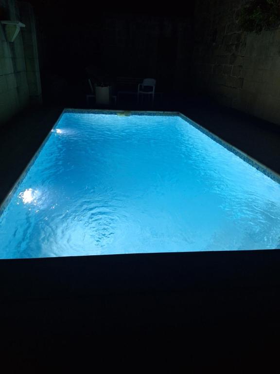 Bazén v ubytování Rustic Farmhouse with Pool nebo v jeho okolí
