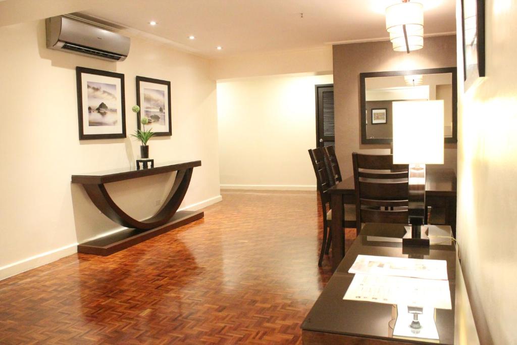 Copacabana Apartment Hotel - Three-Bedroom Suite