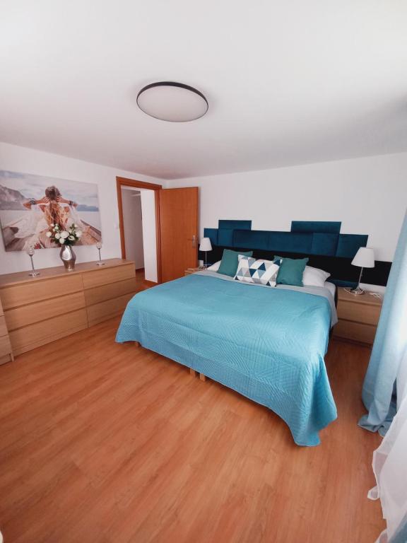Posteľ alebo postele v izbe v ubytovaní Apartament 2 sypialnie z kuchnią - 200 metrów od morza