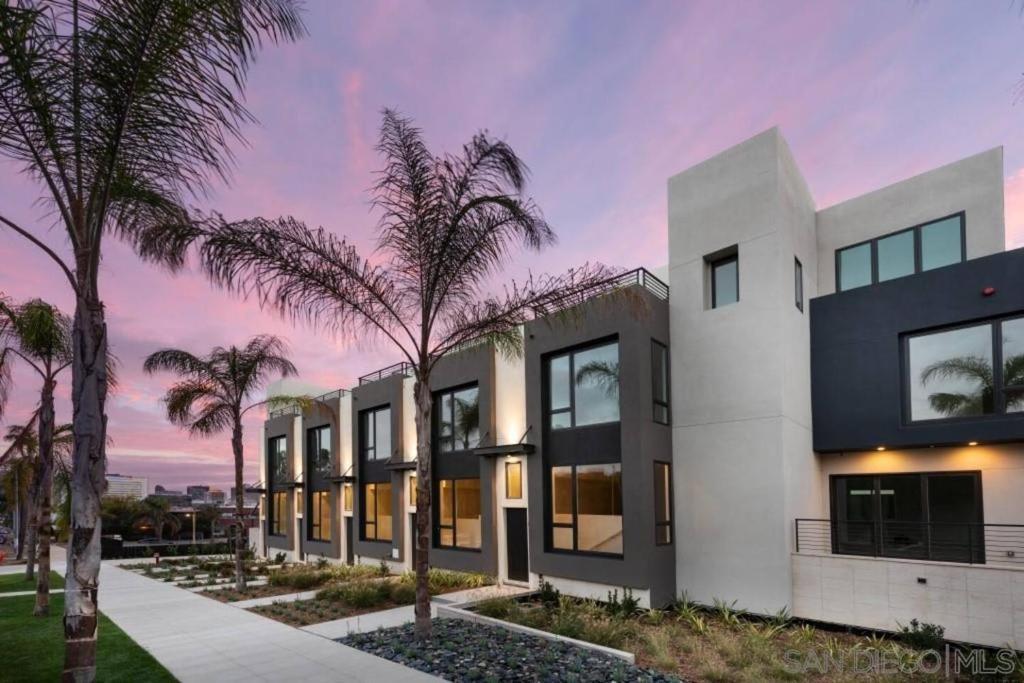 Upscale Modern Townhouse at Balboa Park photo